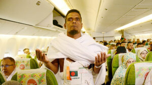 জেদ্দায় পৌঁছাল বাংলাদেশের প্রথম হজ ফ্লাইট