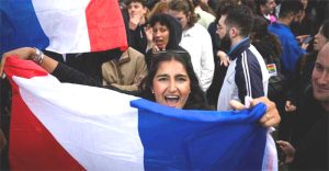 নির্বাচনে